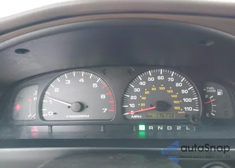 2000 Toyota 4Runner Sr5 V6 z USA, uszkodzony, nr VIN JT3GN86R0Y0172744